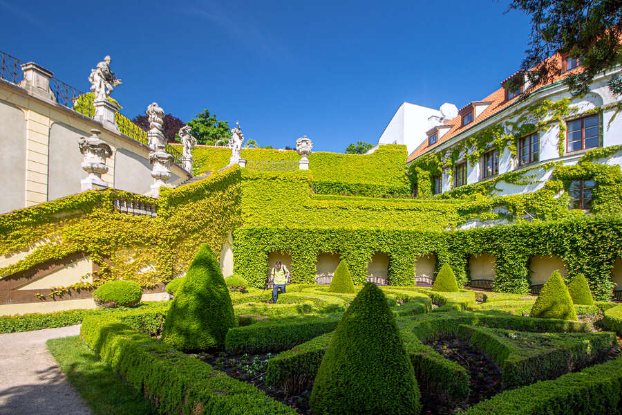 Barocke Terrassen und Treppen im Vrtba-Garten in Prag
